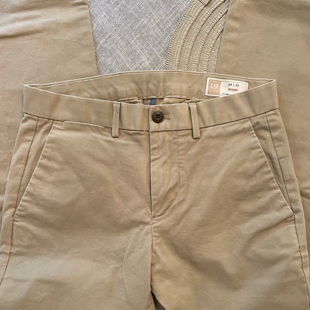 Men’s GAP khakis, skinny fit